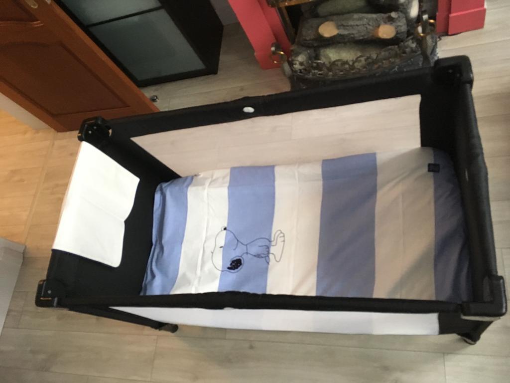 Het Kabinet Ипер Екстериор снимка